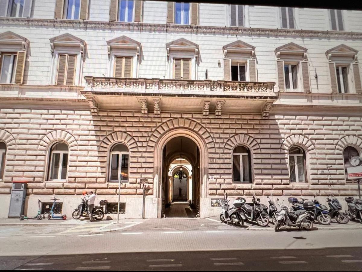 Adorable Flat By Barberini Trevi Fountain Appartamento *