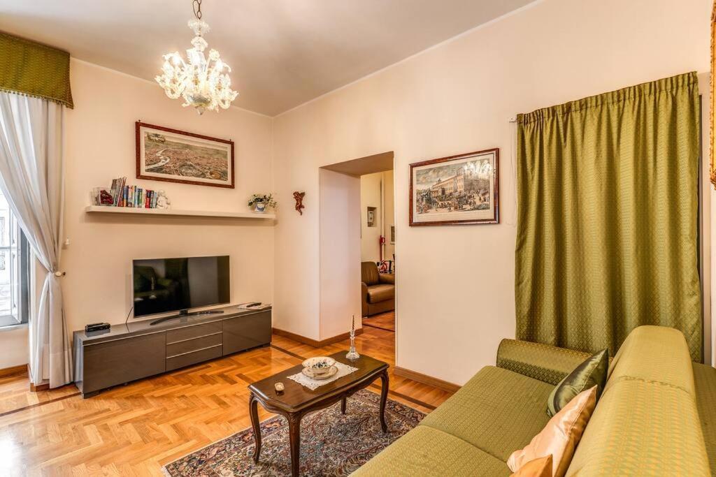 Adorable Flat By Barberini Trevi Fountain Appartamento Roma