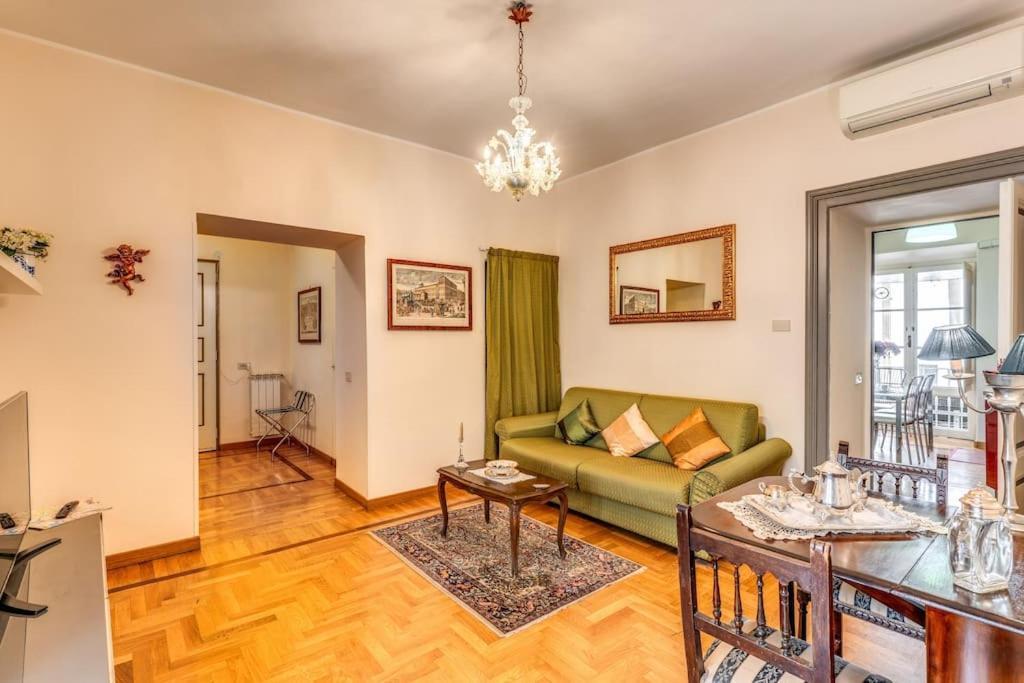 Adorable Flat By Barberini Trevi Fountain Appartamento *