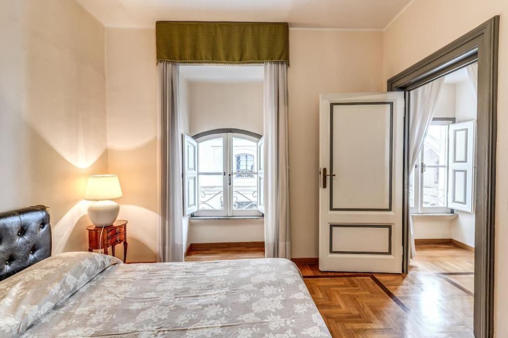 Apartamento Adorable Flat By Barberini Trevi Fountain *