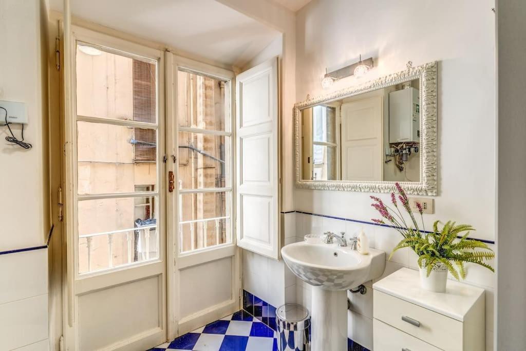 Adorable Flat By Barberini Trevi Fountain * Roma